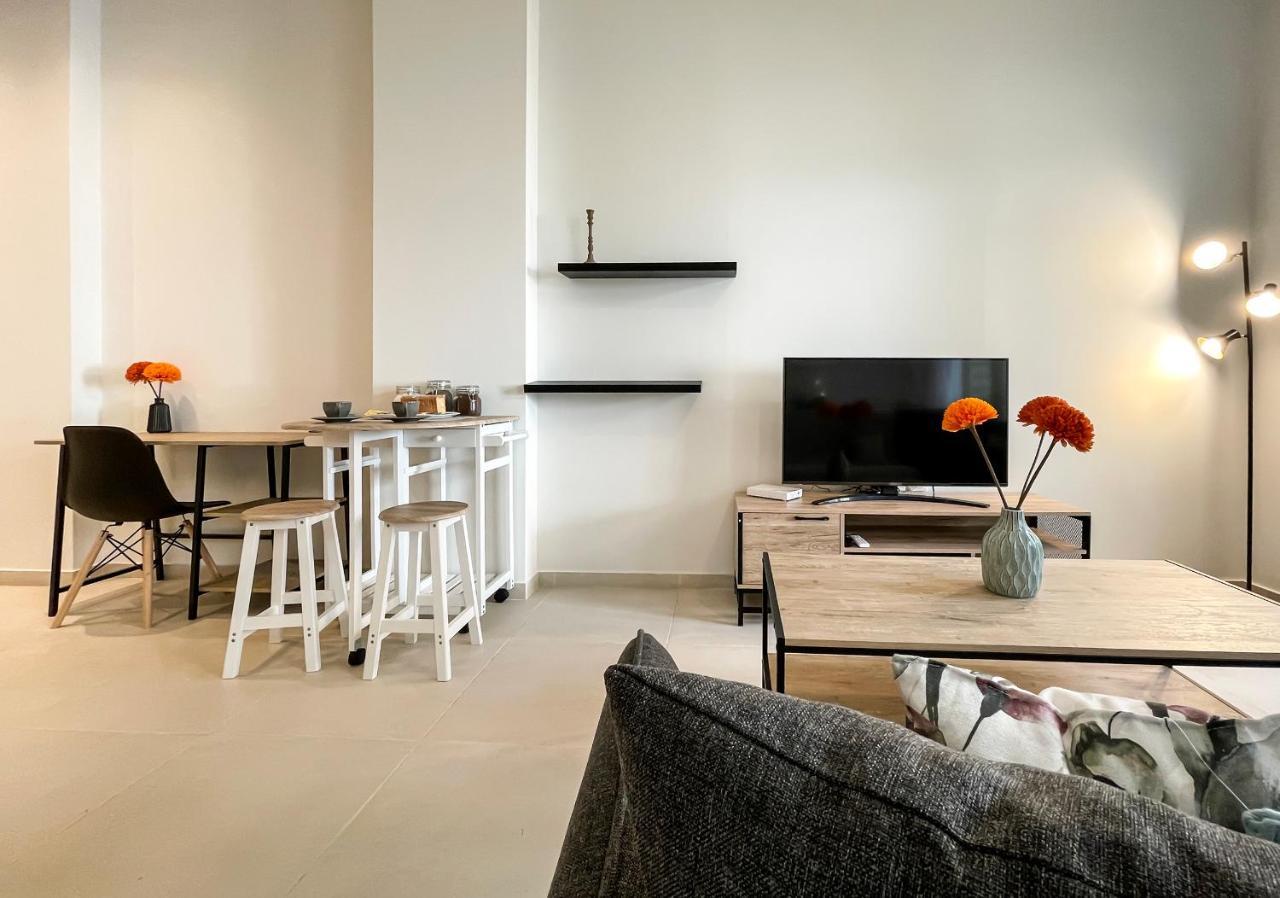 Апартаменты Soho Modern 55Sqm Studio With Secret Garden Афины Экстерьер фото