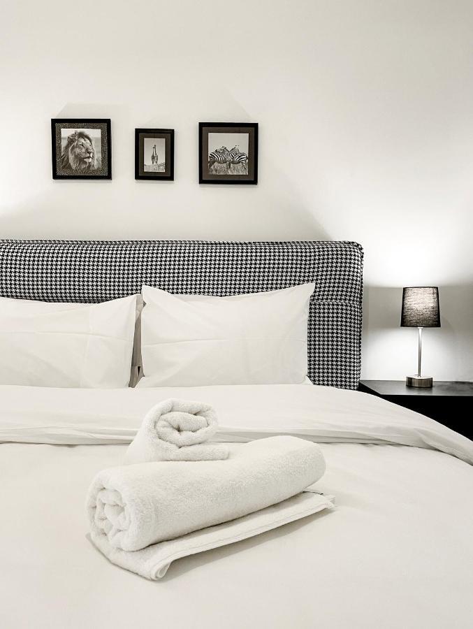 Апартаменты Soho Modern 55Sqm Studio With Secret Garden Афины Экстерьер фото