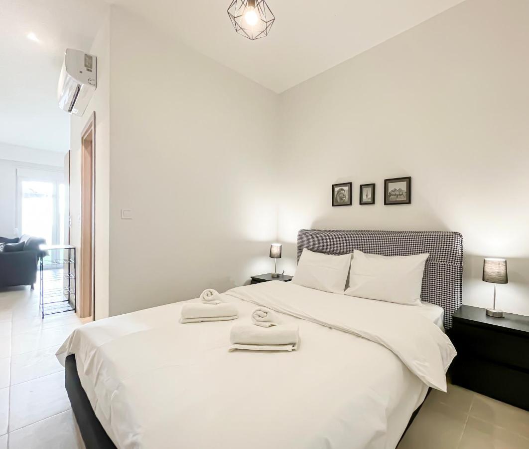 Апартаменты Soho Modern 55Sqm Studio With Secret Garden Афины Экстерьер фото